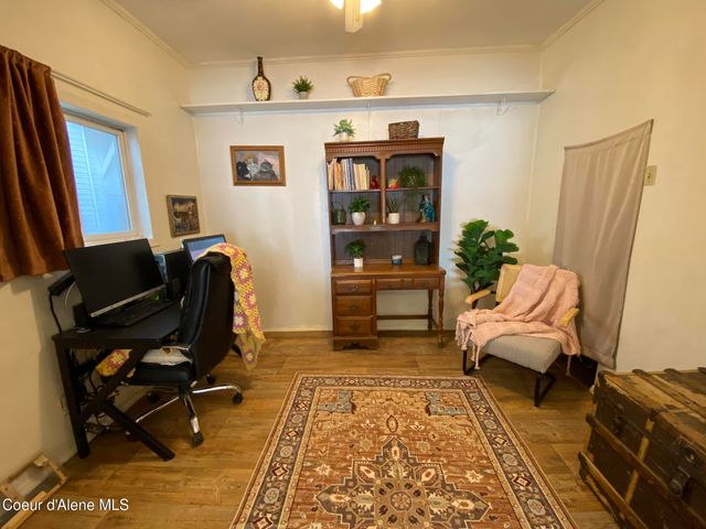 176 King St, Wallace, ID 83873