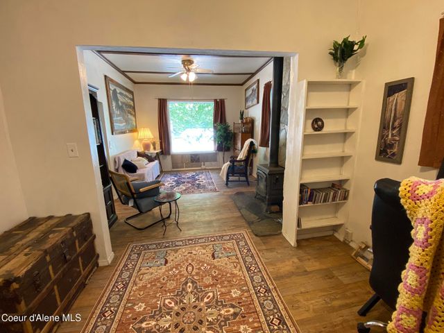 176 King St, Wallace, ID 83873