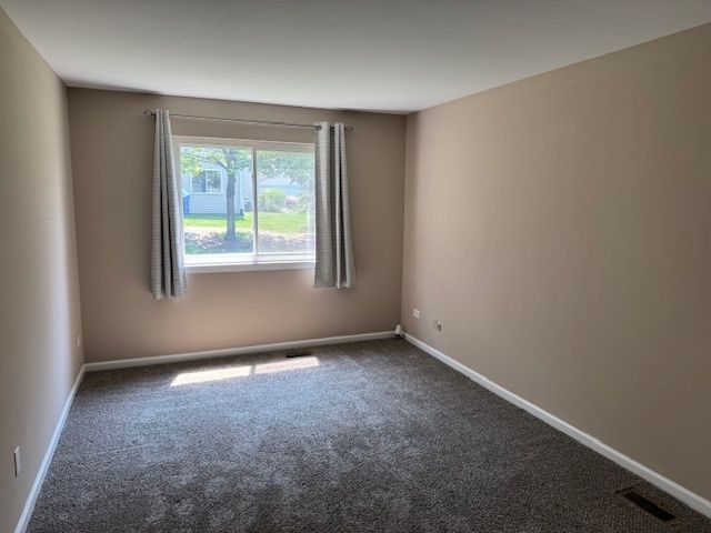 303 NEWPORT Lane D1, Bartlett, IL 60103