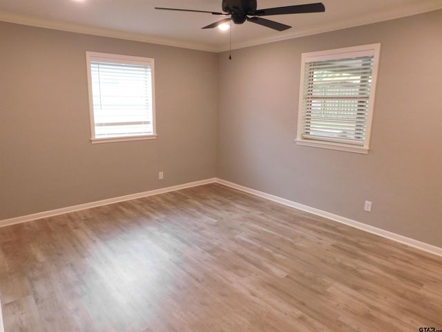 303 S LANGHAM ST, Troup, TX 75789
