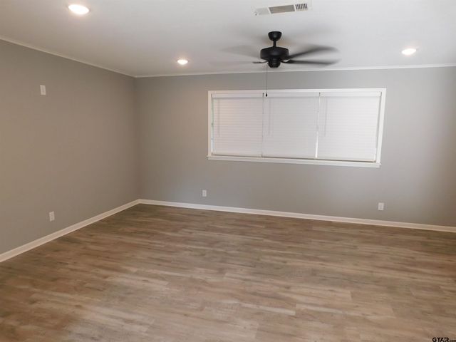 303 S LANGHAM ST, Troup, TX 75789