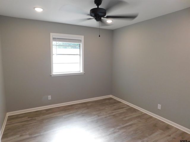 303 S LANGHAM ST, Troup, TX 75789