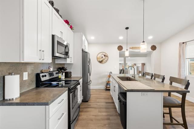 10292 Canyon Dr., Escondido, CA 92026