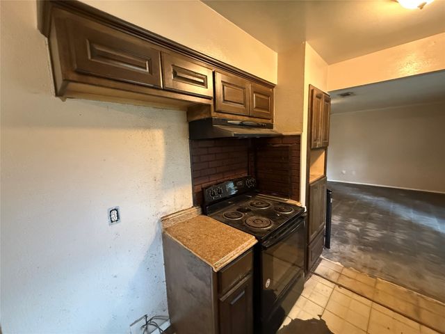 133 Jill Ann Drive, Burleson, TX 76028