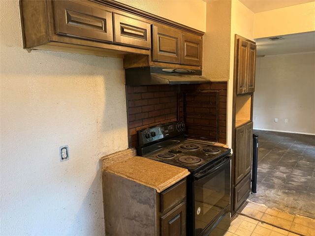 133 Jill Ann Drive, Burleson, TX 76028