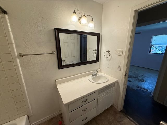 133 Jill Ann Drive, Burleson, TX 76028
