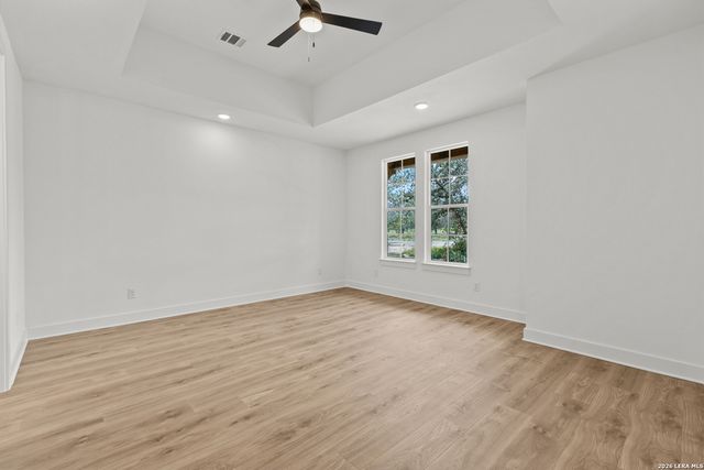 108 Syrah St, La Vernia, TX 78121
