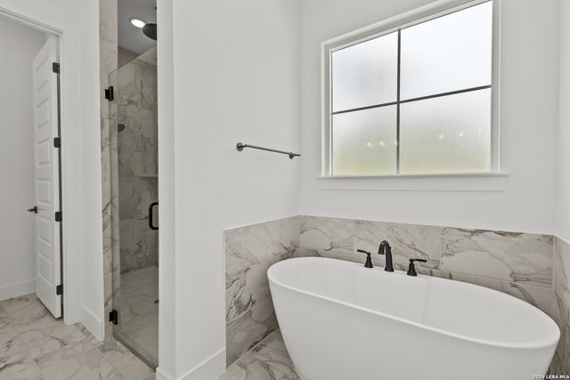 108 Syrah St, La Vernia, TX 78121