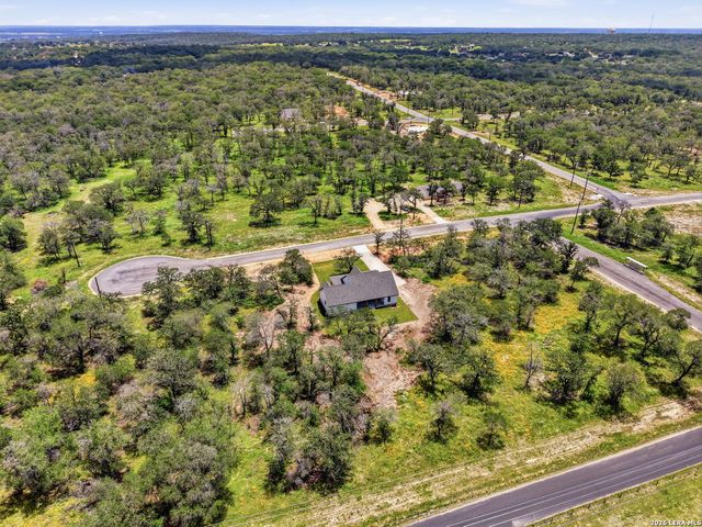 108 Syrah St, La Vernia, TX 78121