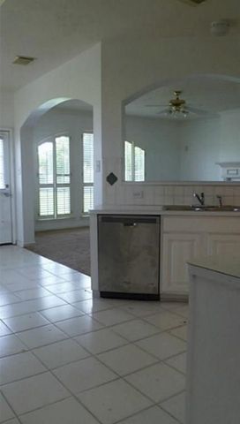 8974 Green Castle Way, Houston, TX 77095