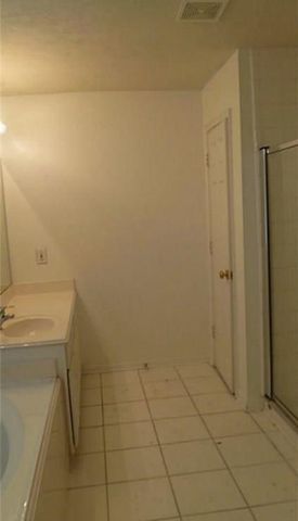 8974 Green Castle Way, Houston, TX 77095