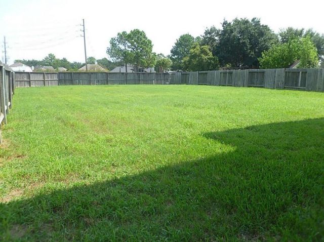 8974 Green Castle Way, Houston, TX 77095