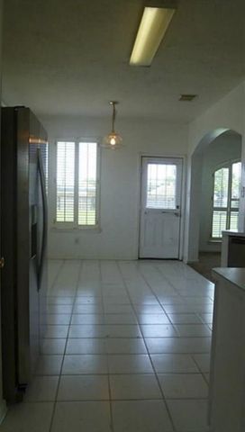 8974 Green Castle Way, Houston, TX 77095