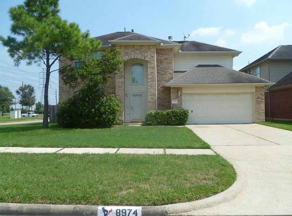 8974 Green Castle Way, Houston, TX 77095