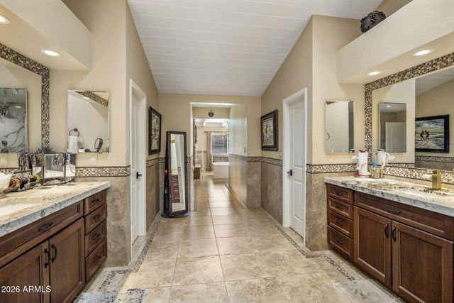 4413 N CAMINO ALLENADA --, Phoenix, AZ 85018