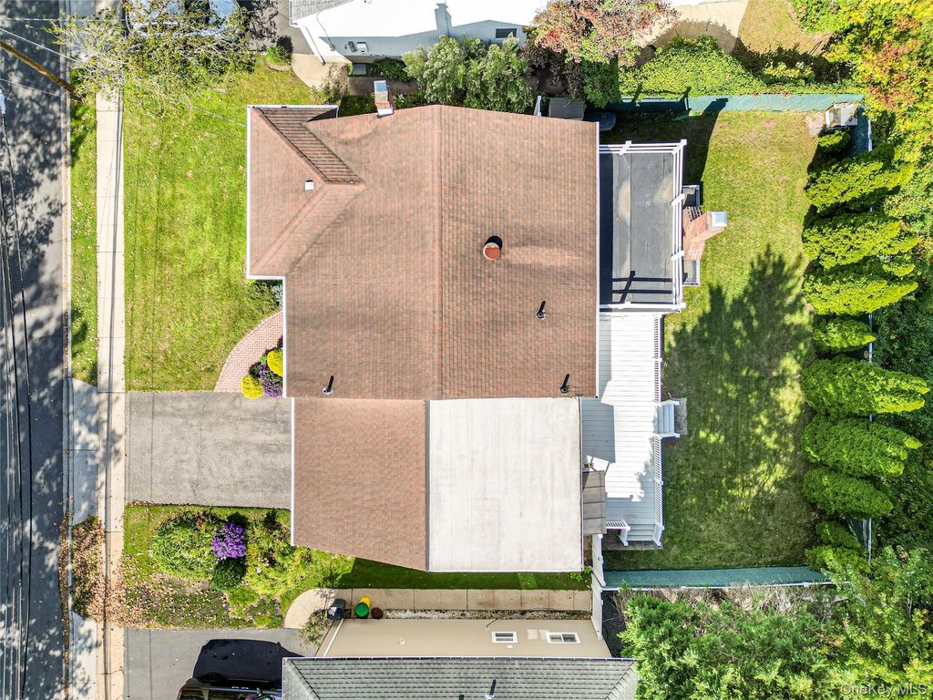 17 Lafayette Drive, Woodmere, NY 11598 — photo 4