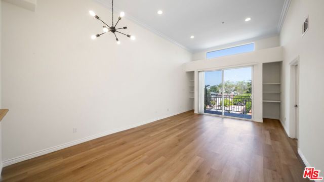 3328 OAKHURST Avenue 311, Los Angeles, CA 90034