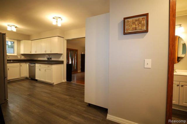 2926 Lansdowne Road, Waterford, MI 48329