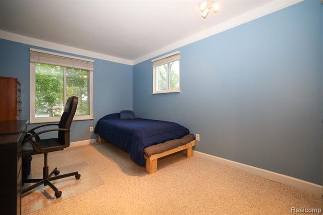 2926 Lansdowne Road, Waterford, MI 48329