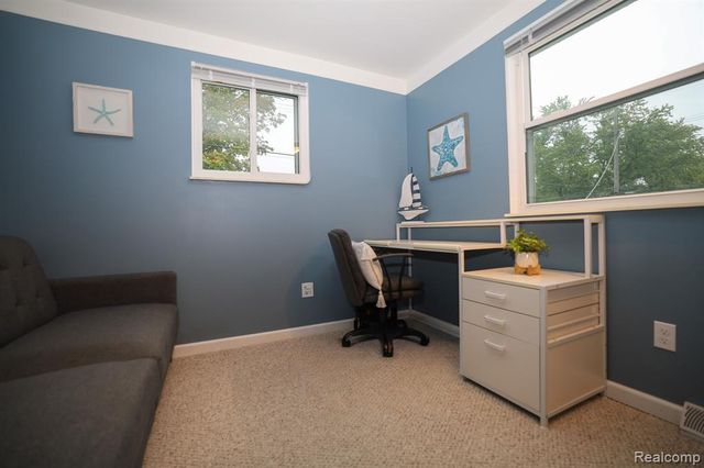 2926 Lansdowne Road, Waterford, MI 48329