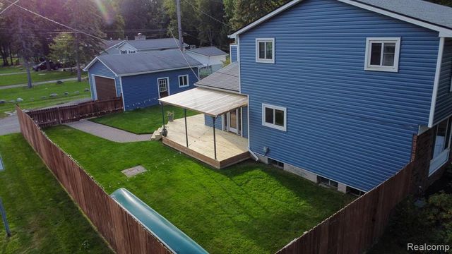 2926 Lansdowne Road, Waterford, MI 48329