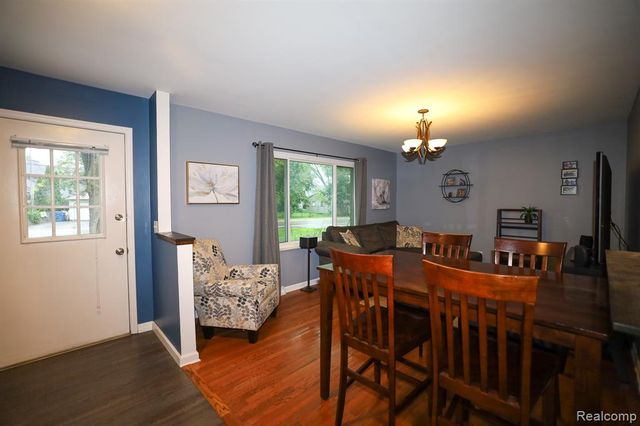 2926 Lansdowne Road, Waterford, MI 48329