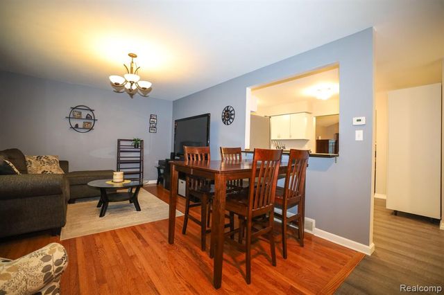 2926 Lansdowne Road, Waterford, MI 48329