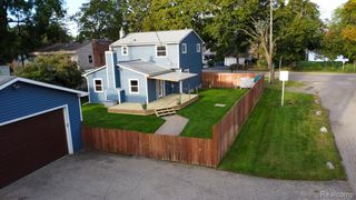 2926 Lansdowne Road, Waterford, MI 48329