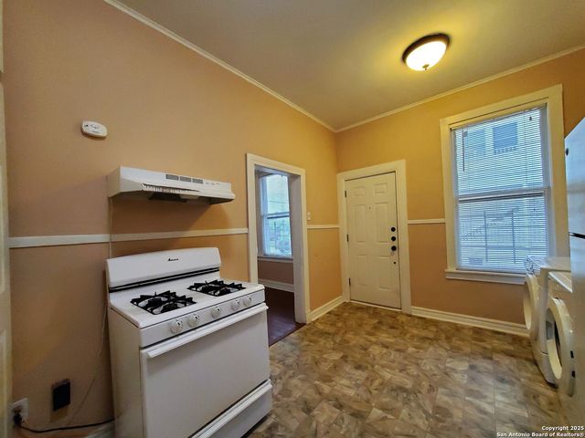 1722 N Pine St Unit 2, San Antonio, TX 78208