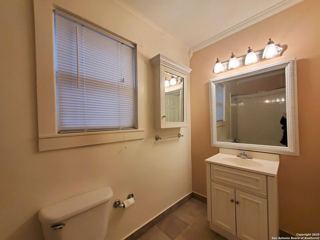 1722 N Pine St Unit 2, San Antonio, TX 78208