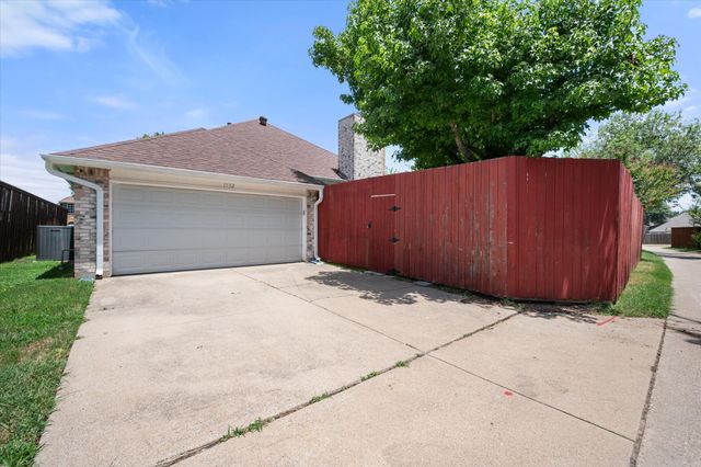1132 Devonshire Drive, Desoto, TX 75115