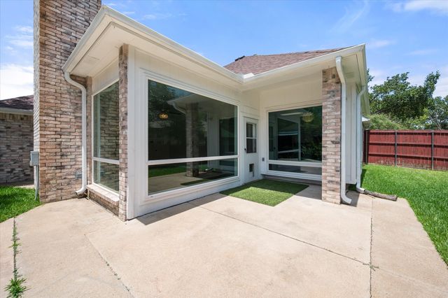 1132 Devonshire Drive, Desoto, TX 75115