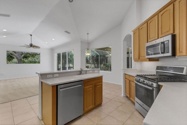 6348 ROOKERY CIRCLE, Bradenton, FL 34203