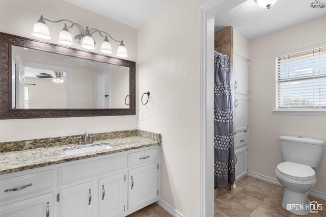 1603 YUCCA STREET, Iowa Park, TX 76367