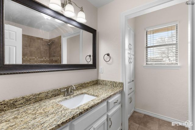 1603 YUCCA STREET, Iowa Park, TX 76367