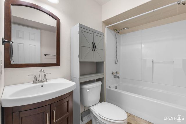 1603 YUCCA STREET, Iowa Park, TX 76367