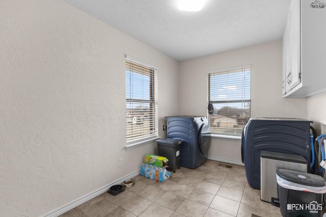 1603 YUCCA STREET, Iowa Park, TX 76367