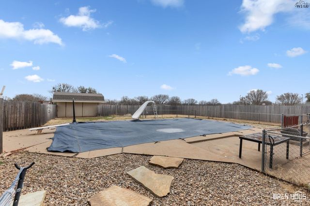 1603 YUCCA STREET, Iowa Park, TX 76367