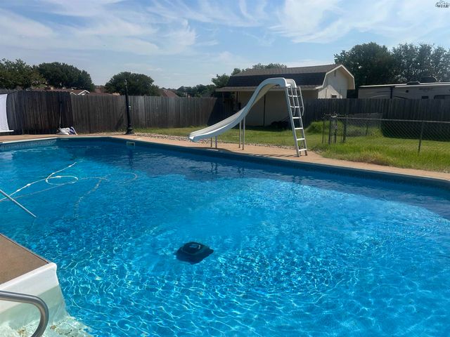 1603 YUCCA STREET, Iowa Park, TX 76367