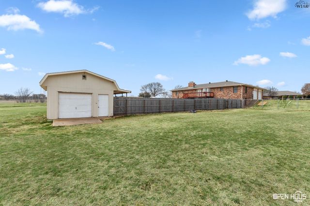1603 YUCCA STREET, Iowa Park, TX 76367