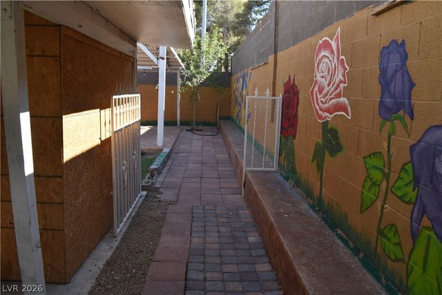 1701 Jernae Court, Las Vegas, NV 89108