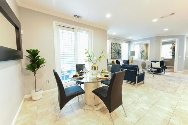 393 Rayos Del Sol Drive, San Jose, CA 95116