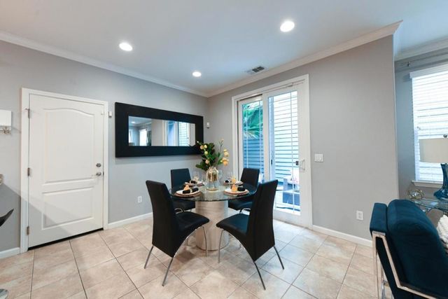 393 Rayos Del Sol Drive, San Jose, CA 95116