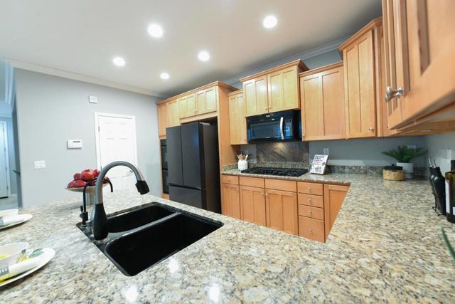 393 Rayos Del Sol Drive, San Jose, CA 95116