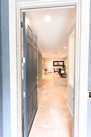 393 Rayos Del Sol Drive, San Jose, CA 95116