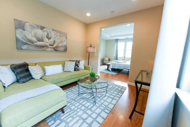 393 Rayos Del Sol Drive, San Jose, CA 95116