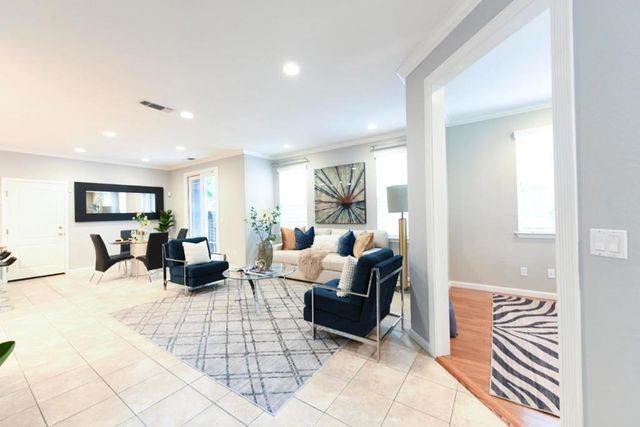 393 Rayos Del Sol Drive, San Jose, CA 95116