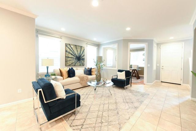 393 Rayos Del Sol Drive, San Jose, CA 95116