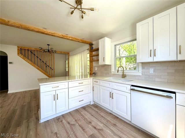 1699 Warrensville Center Road, South Euclid, OH 44121
