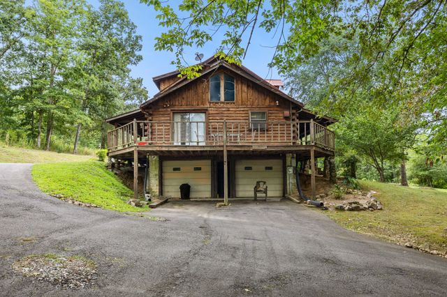 858 Highway 100, W, Centerville, TN 37033